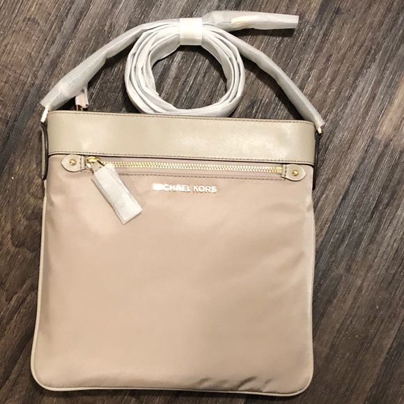 Michael Kors purse - Picture 2 of 4